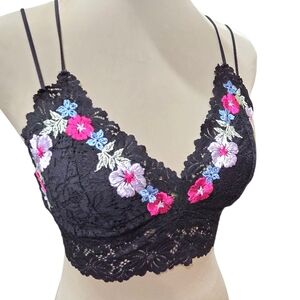 PINK Victoria’s Secret Black Lace Floral Embroidered Bralette Small